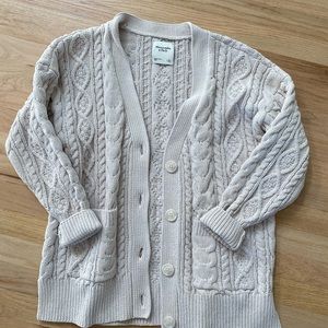 Ambercrombie Oversized Cable Knit Cardigan (legging friendly)